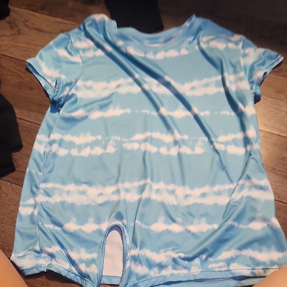 32 Degrees Blue and White Tie-Dye Short Sleeve Tee